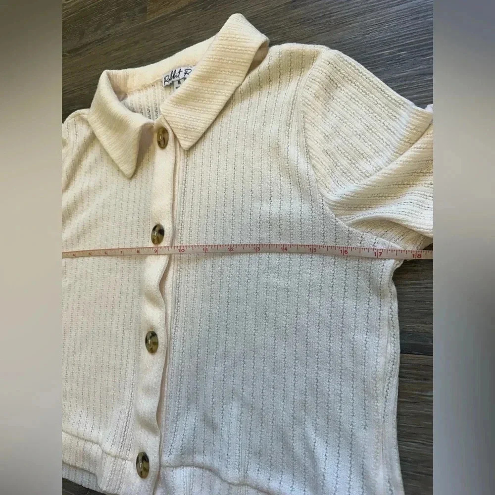 RABBIT ROSE Women’s White Short Sleeve Button Down Shirt Size Medium - Picture 4 of 7